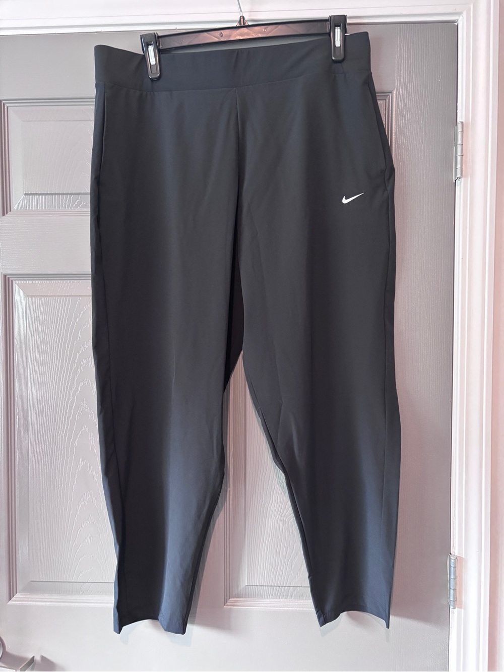Nike Women’s Pull On Pant NWT